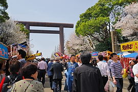 大混雑の境内